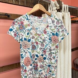 NWT! LOFT Vintage Soft Floral V-Neck Tee